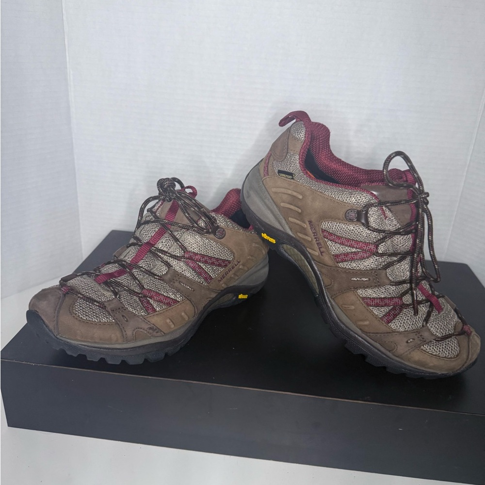 Merrell hiking boot sneaker, vibram, Gore-Tex sz 7 women’s brown and red